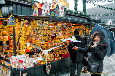 Holzspielzeug stall at the Salzburg Christkindlmarkt